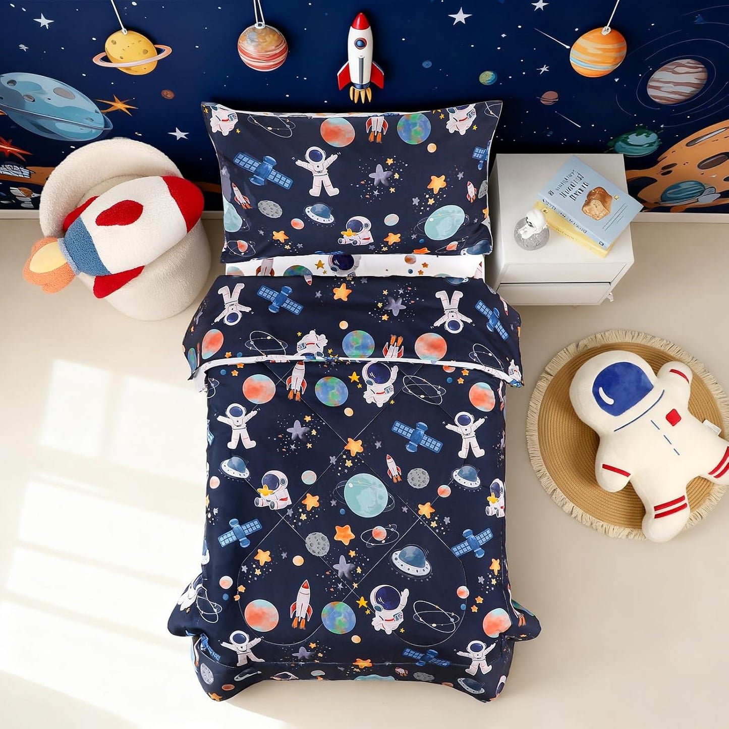 4 Piece Toddler Bedding Set, Ultra Soft and Breathable Toddler Comforter Sets for Boys & Girls, Crib Bedding Set Includes Quilted Comforter, Fitted Sheet, Flat Sheet and Pillowcase, Blue Ocean